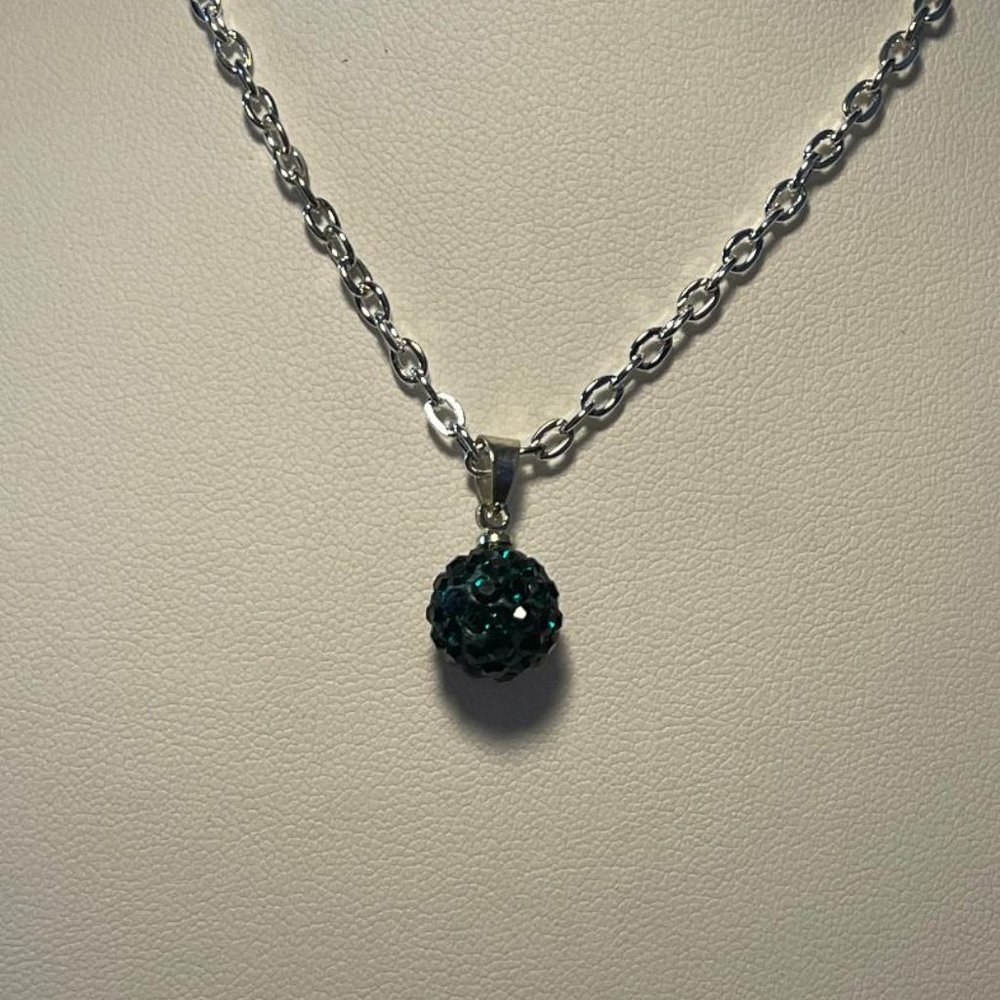 Green Glitter Ball Necklace NEW